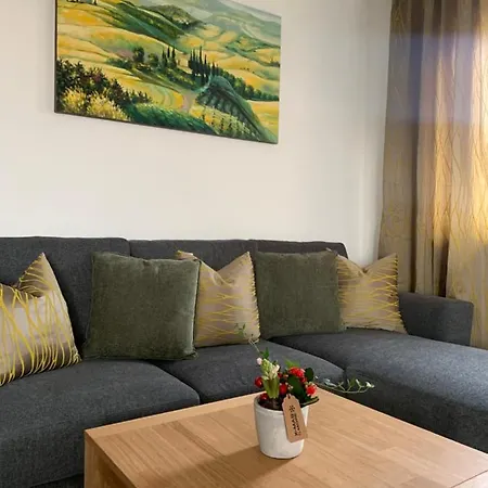Apartment Niwas